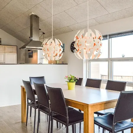 Stunning In Romo With Kitchen Tagholm